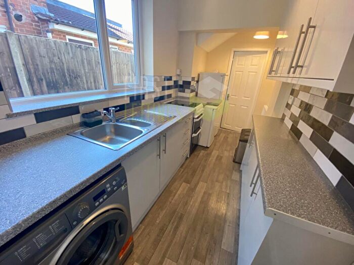 3 Bedroom Terraced House To Rent In Wordsworth Road, Clarendon Park, LE2