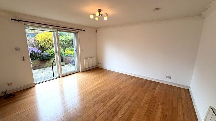 2 Bedroom Flat To Rent In Kirk Brae, Cults, Aberdeen, AB15