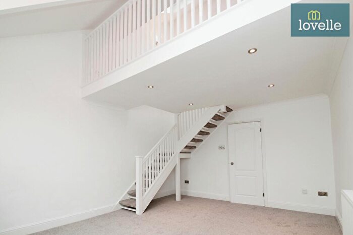 2 Bedroom Flat For Sale In Grosvenor Crescent, Grimsby, DN32