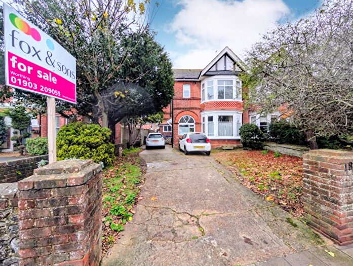 1 Bedroom Flat For Sale In Heene Road, Worthing, BN11