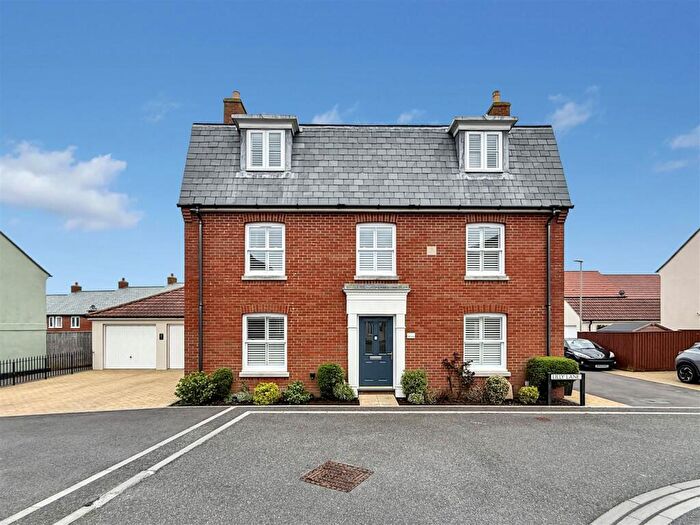 5 Bedroom Detached House For Sale In Lilly Lane, Chickerell, DT3