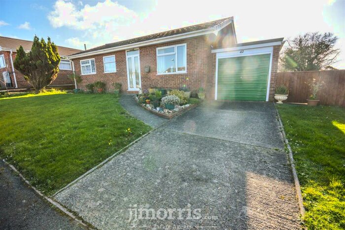 3 Bedroom Detached Bungalow For Sale In Dolwerdd Estate, Penparc, Cardigan, SA43