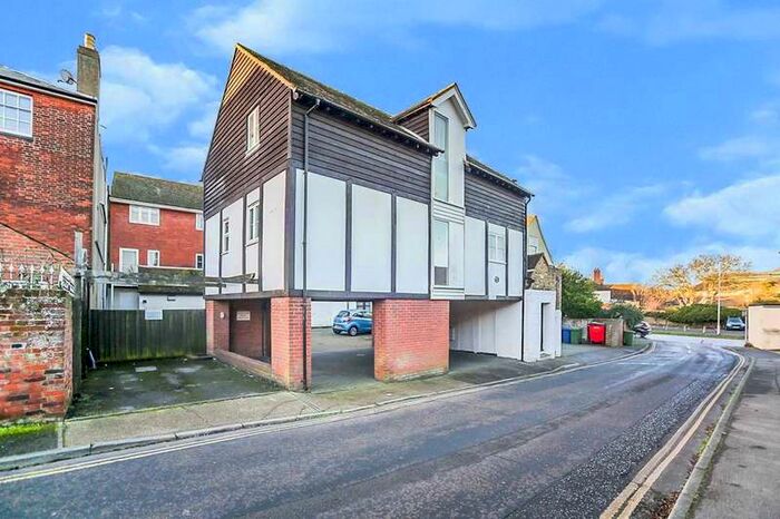 1 Bedroom Apartment To Rent In Thomas Road, Faversham, ME13