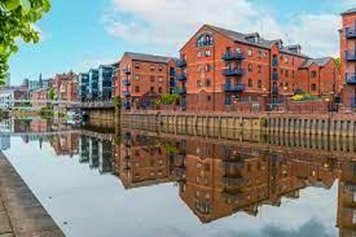2 Bedroom Apartment To Rent In Langtons Wharf, Leeds, LS2