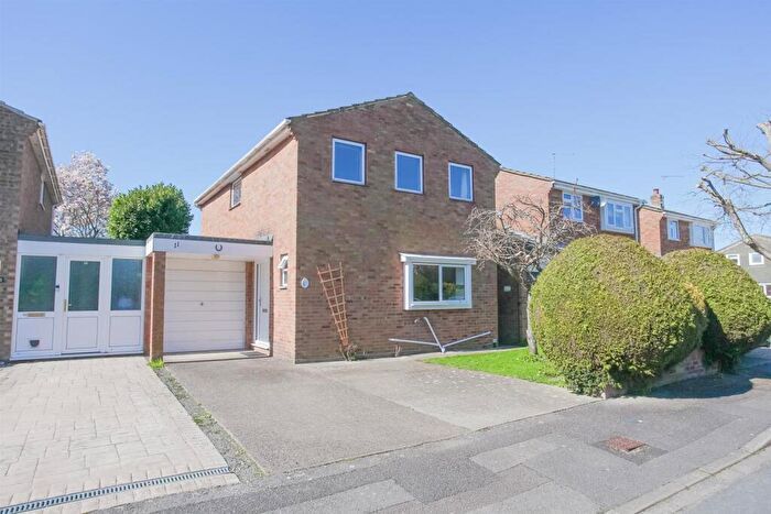 4 Bedroom Detached House To Rent In Bec Close, Wantage, OX12