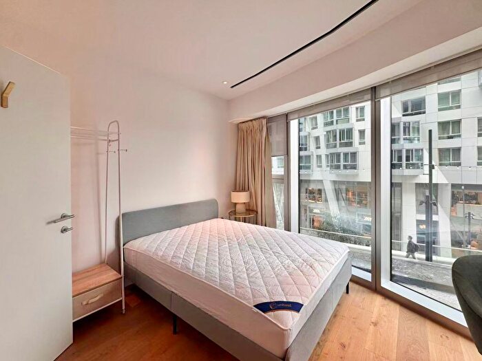 Studio To Rent In Electric Boulevard, London, SW11