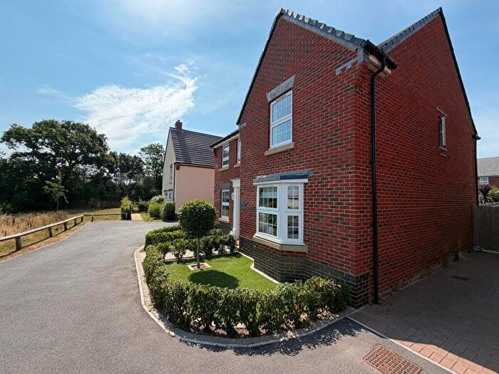 4 Bedroom Detached House For Sale In Edmund Crescent, Bearwood, Bournemouth, BH11