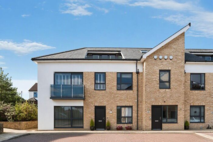 3 Bedroom Apartment For Sale In Park Square, Rawdon, Leeds, LS19