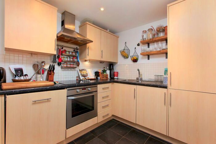 2 Bedroom Flat For Sale In Point Pleasant, Wandsworth, SW18