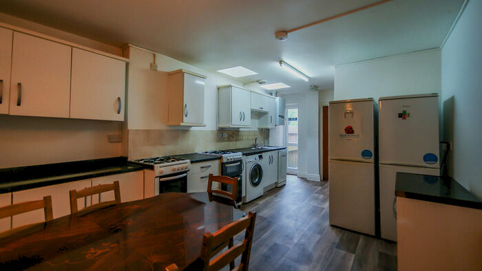 6 Bedroom Terraced House To Rent In Hubert Road, Birmingham, B29