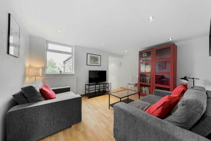 2 Bedroom Flat To Rent In Charlmont Road, London, SW17