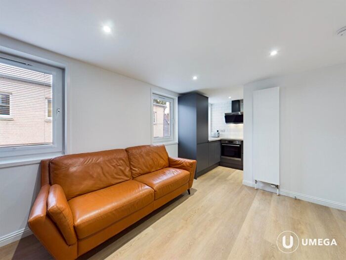 2 Bedroom Apartment To Rent In Trafalgar Lane, Bonnington, Edinburgh, EH6