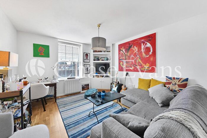 2 Bedroom Flat For Sale In Arcadia Court, Old Castle Street, Aldgate, London, E1