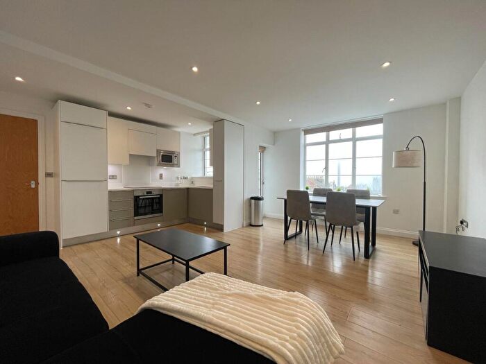 2 Bedroom Apartment To Rent In Mitre House -, S97