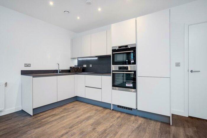 2 Bedroom Apartment To Rent In Clarkson Crescent, Walthamstow, London, E17