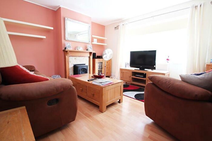 1 Bedroom Flat To Rent In Alexander House, Woking, GU22