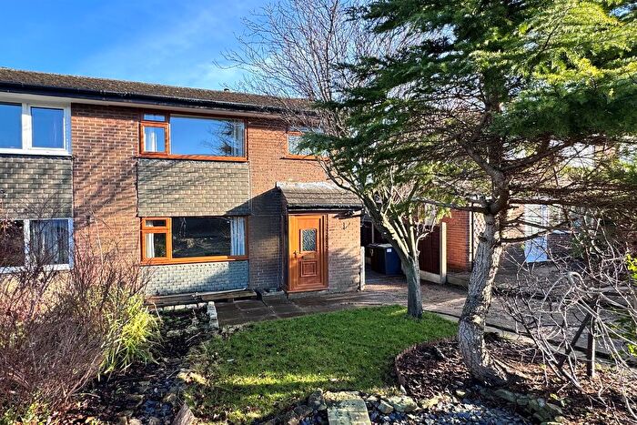 3 Bedroom Semi Detached House For Sale In Long Lane, Chapel-En-Le-Frith, SK23