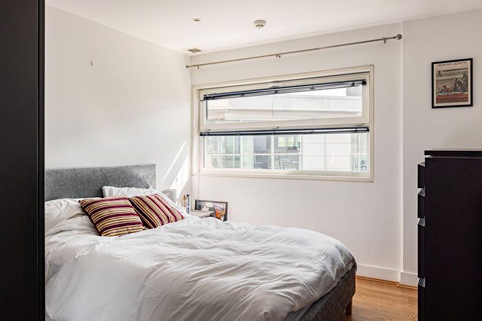 1 Bedroom Flat To Rent In Empire Square, London, SE1