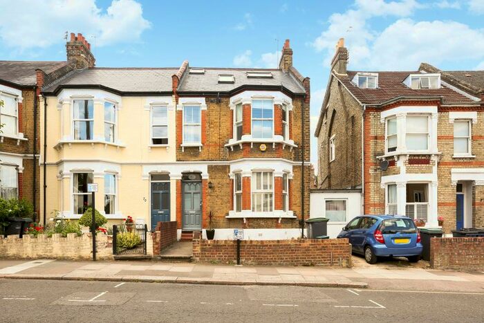 5 Bedroom Semi-Detached House To Rent In Crescent Road, London, N22