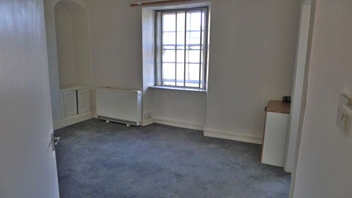 1 Bedroom Flat To Rent In Wolborough Street, Newton Abbot, TQ12