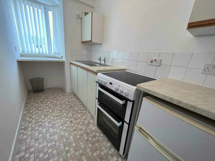 1 Bedroom Flat To Rent In Clifton Drive, Blackpool, FY4