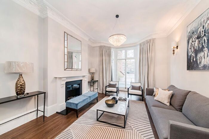 5 Bedroom Detached House To Rent In Campden Hill Road, London, W8