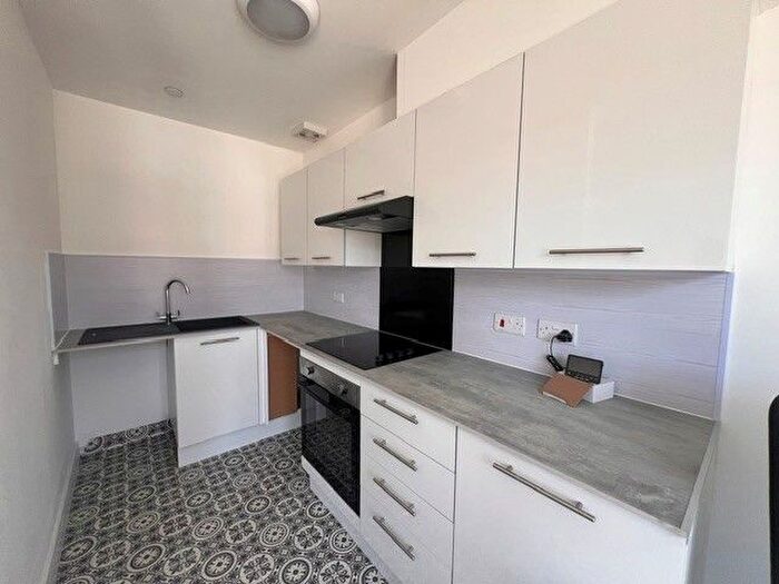2 Bedroom Flat To Rent In Machen Place, Riverside, Cardiff, CF11