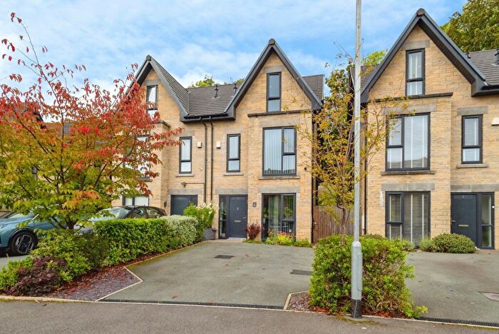 4 Bedroom Semi Detached House For Sale In Riverside, Mossley, Ashton-under-Lyne, Greater Manchester, OL5