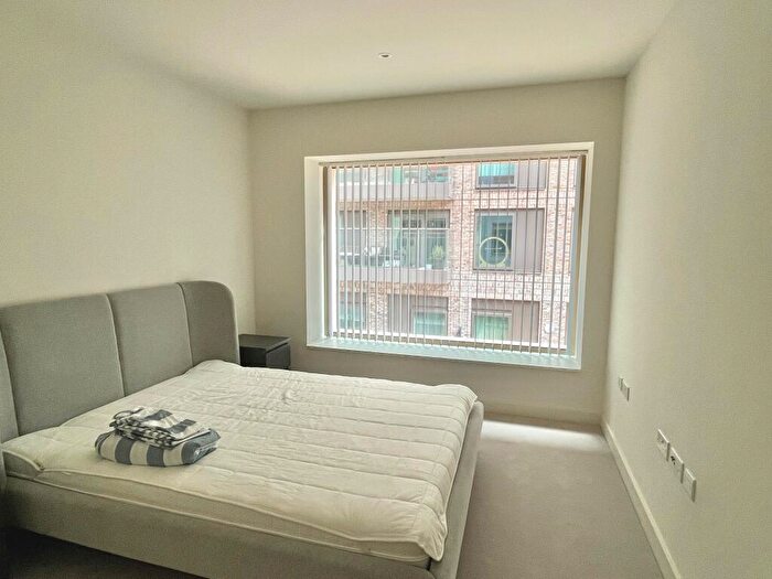 1 Bedroom Flat To Rent In Steamer Building, E16