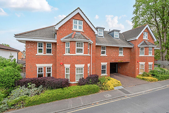 2 Bedroom Flat For Sale In Portugal Road, Woking, GU21