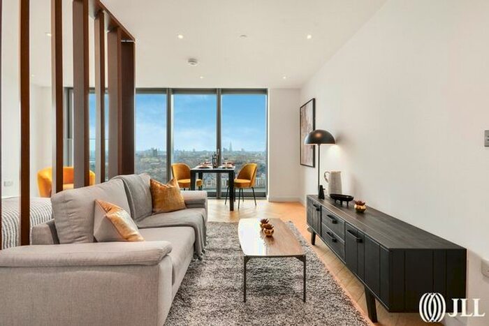 Studio For Sale In Marsh Wall, London, E14