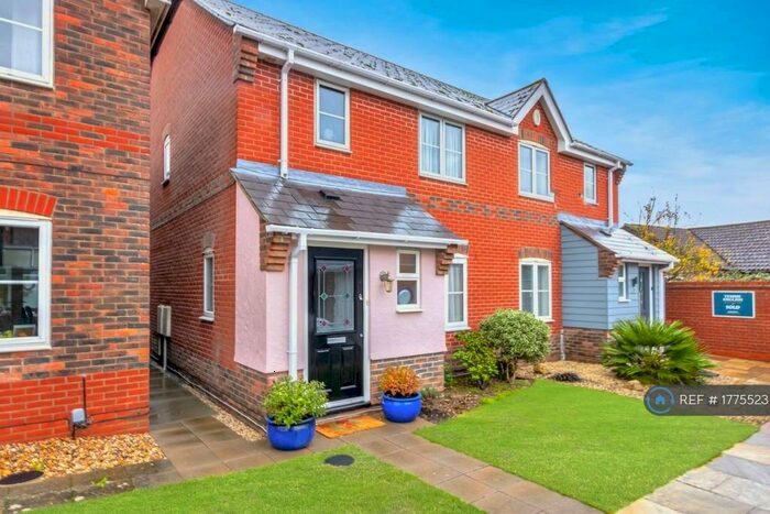 3 Bedroom Semi-Detached House To Rent In Threshers End, Stanway, Colchester, CO3