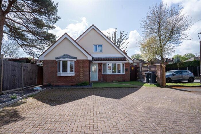 4 Bedroom Detached Bungalow For Sale In The Farriers, Birmingham, B26