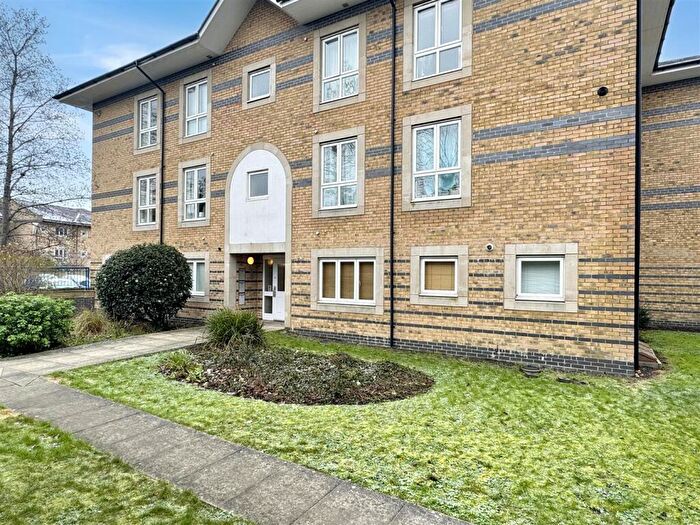 1 Bedroom Flat To Rent In Longworth Avenue, Chesterton, Cambridge, CB4