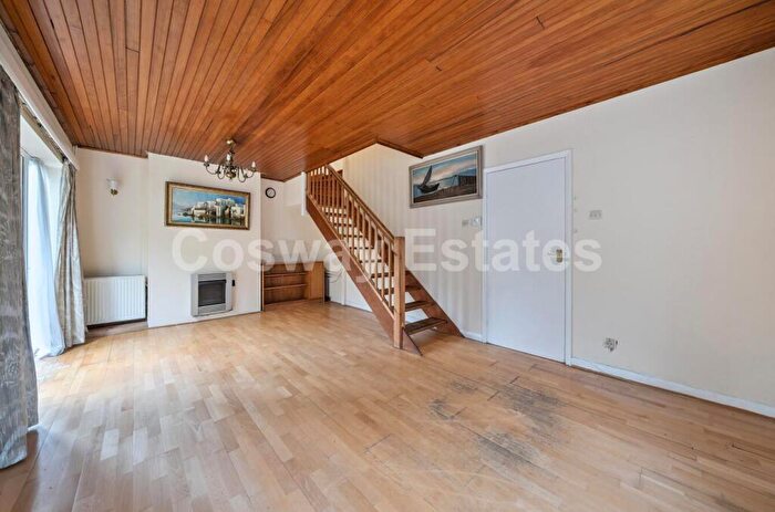2 Bedroom Detached House For Sale In Abercorn Close, Mill Hill, NW7