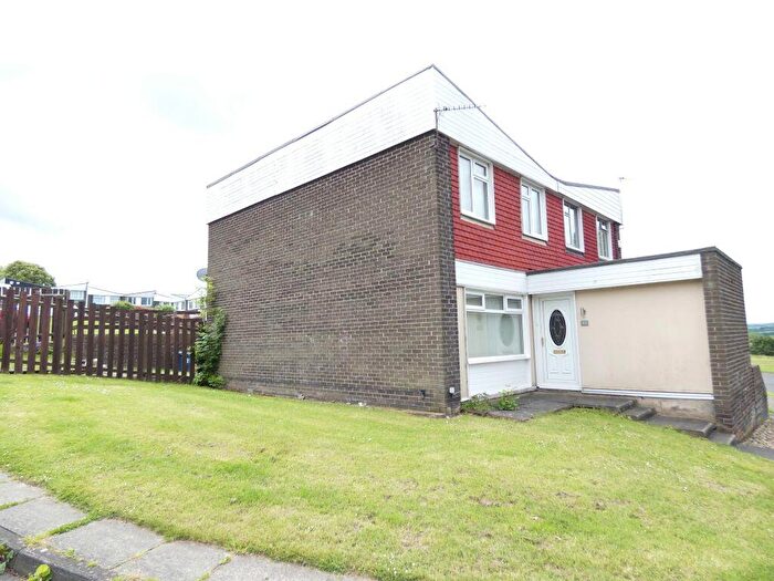 3 Bedroom Semi Detached House For Sale In Woodford, Gateshead, Tyne And Wear, NE9