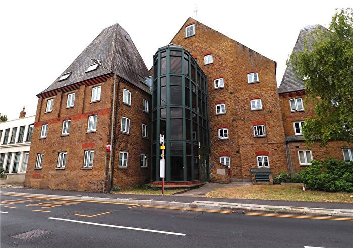 1 Bedroom Flat To Rent In The Maltings, Clifton Road, Gravesend, Kent, DA11