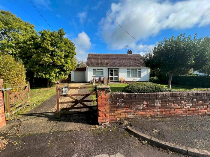 3 Bedroom Bungalow For Sale In Barcroft Crescent, Wrantage, Taunton, Somerset, TA3
