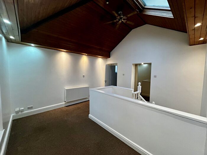 2 Bedroom Flat To Rent In The Parade, CF24