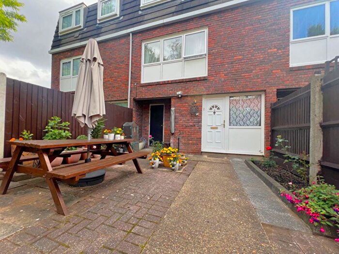 4 Bedroom Property To Rent In Brangwyn Crescent, Colliers Wood, SW19