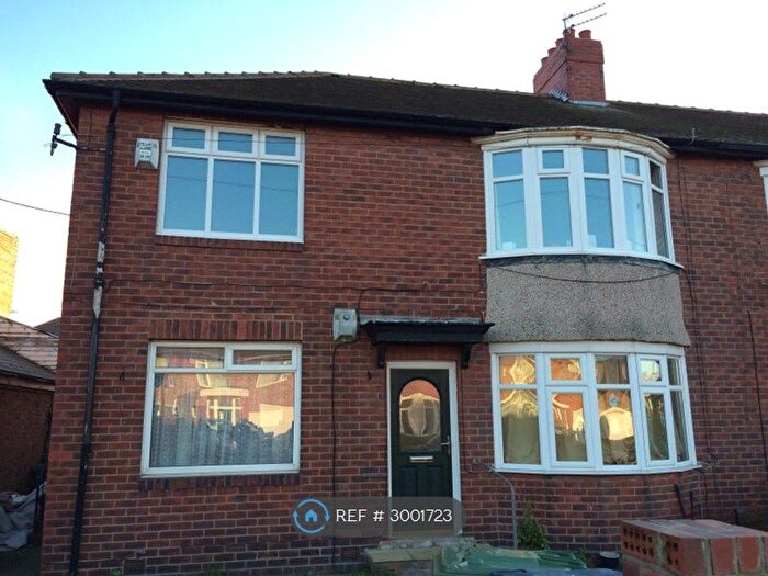2 Bedroom Flat To Rent In High Heaton, Newcastle Upon Tyne, NE7