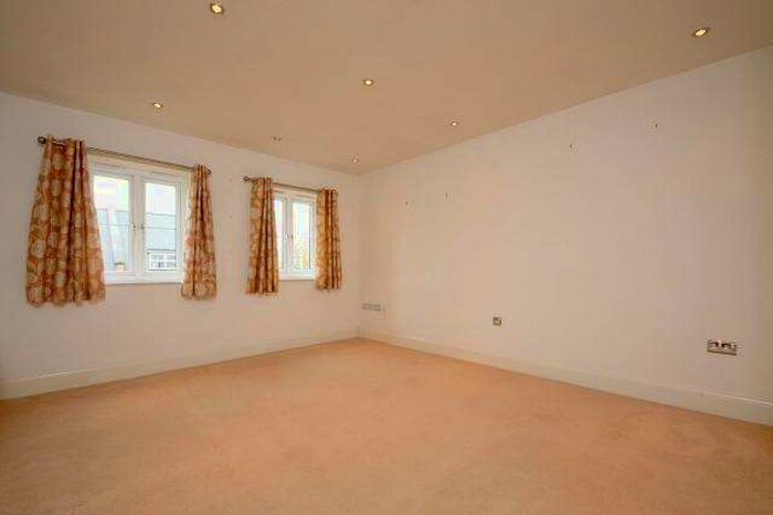 1 Bedroom Apartment To Rent In Richmond, Surrey, TW10