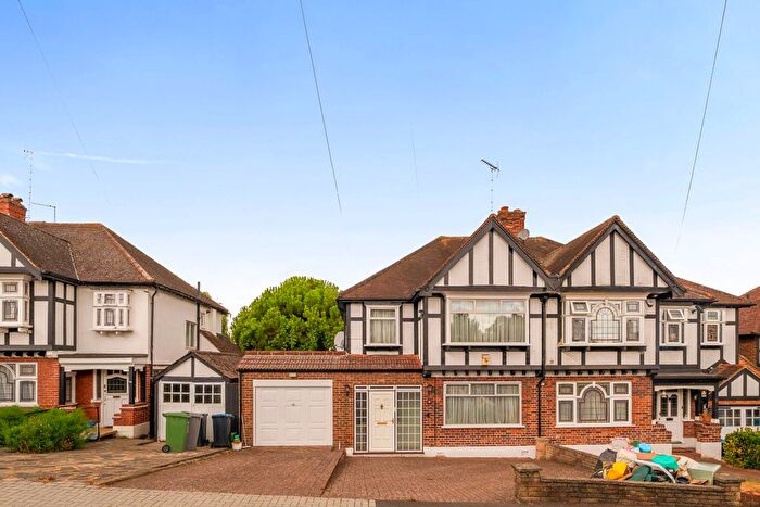 3 Bedroom Semi-Detached House For Sale In Pasture Road, Wembley, HA0
