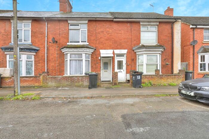 3 Bedroom Terraced House For Sale In Grove Road, Rushden, NN10