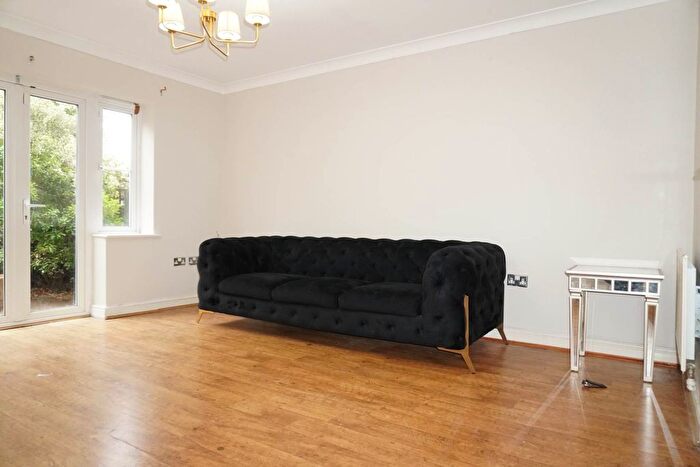 4 Bedroom Property To Rent In Kingsleigh Close, Brentford, TW8