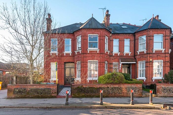 3 Bedroom Flat For Sale In Anson Road, Willesden Green, London, NW2