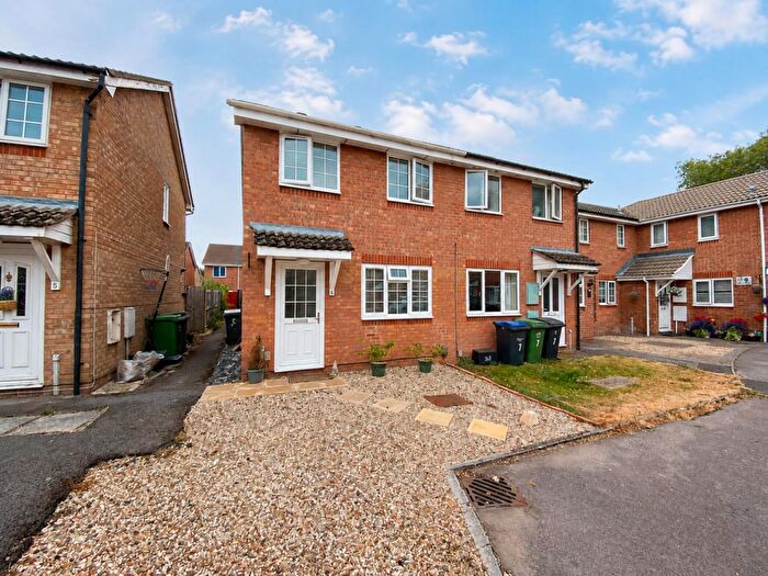 2 Bedroom End Of Terrace House For Sale In Chestnut Mews, Melksham, SN12