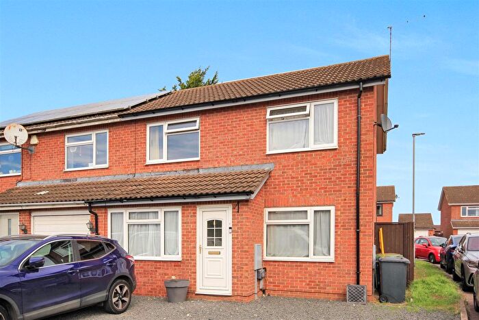 3 Bedroom Semi Detached House For Sale In Naseby Close, Wellingborough, NN8