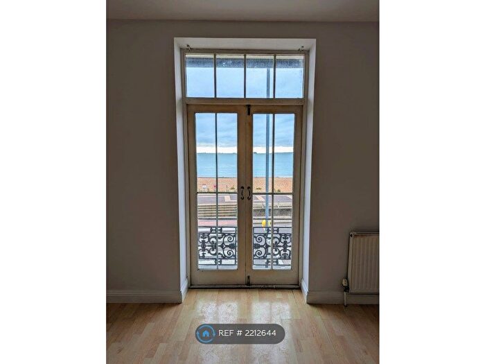 3 Bedroom Flat To Rent In Clearwater Apartments, Southsea, PO4