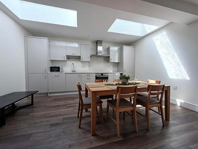 1 Bedroom Flat To Rent In Regents Park Road, London, N3